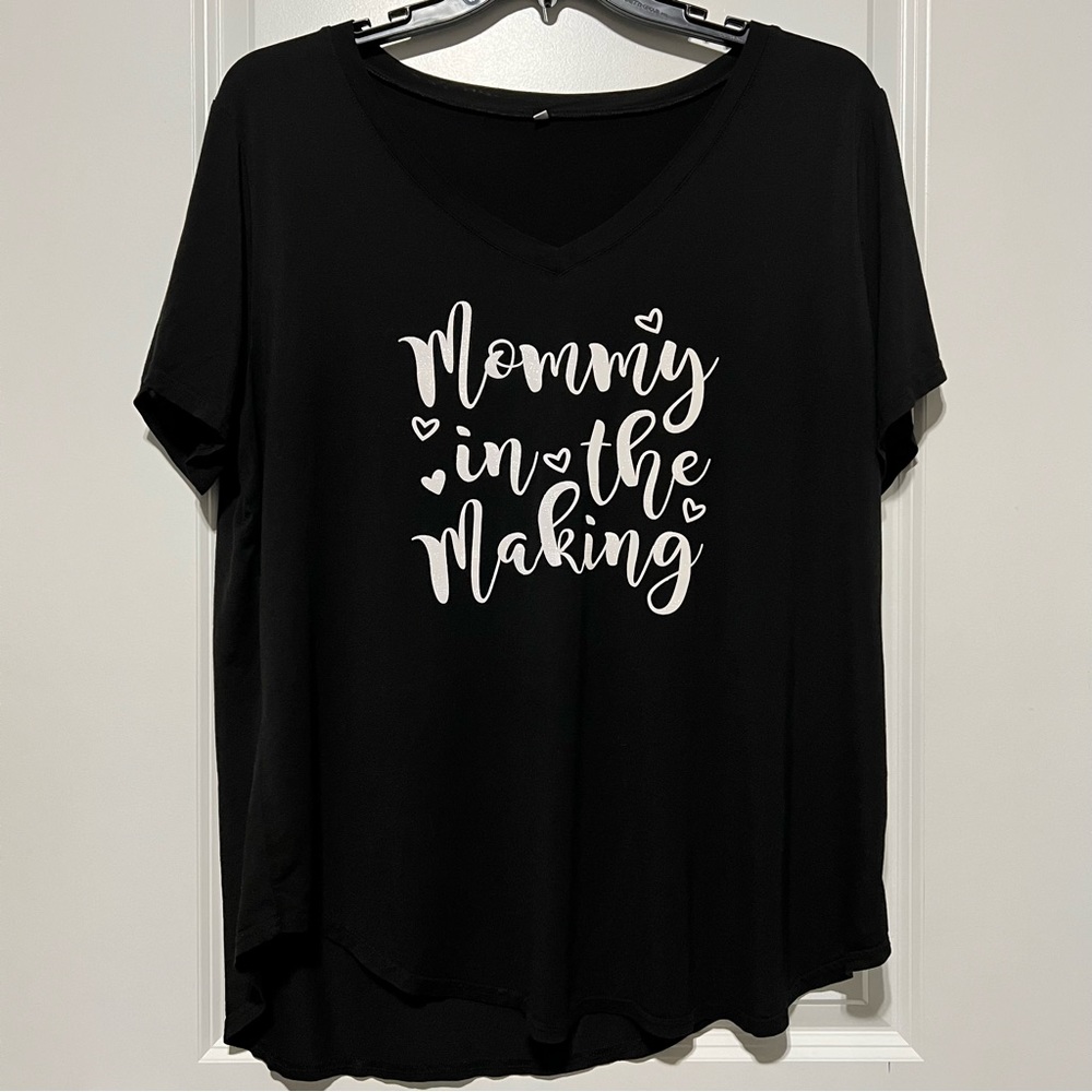 “Mommy in the making” Graphic Maternity SS Tee, Black/Silver